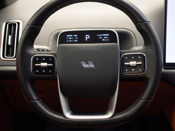 Li Auto (Lixiang) L7 I с пробегом 2023 года, цена 5 250 000 рублей, 47474 км, внедорожник, Автокод Объявления