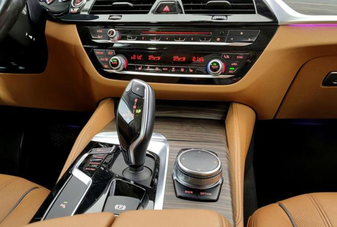 BMW 5 серии VII (G30/G31/G38) с пробегом 2017 года, цена 2 630 000 рублей, 120000 км, седан, Автокод Объявления