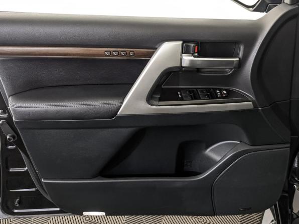 Toyota Land Cruiser 200 Series Рестайлинг 2 с пробегом 2020 года, цена 8 800 000 рублей, 51479 км, внедорожник, Автокод Объявления
