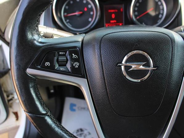 Opel Astra J Рестайлинг с пробегом 2013 года, цена 680 000 рублей, 162427 км, хэтчбек, Автокод Объявления