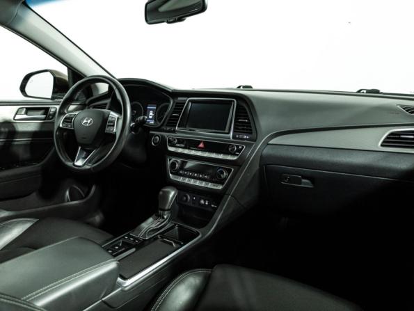 Hyundai Sonata VII (LF) Рестайлинг с пробегом 2017 года, цена 2 047 000 рублей, 110550 км, седан, Автокод Объявления