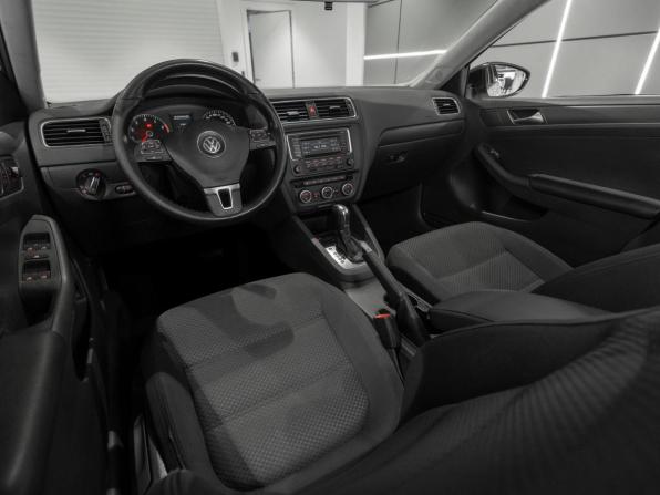Volkswagen Jetta VI с пробегом 2014 года, цена 945 000 рублей, 252549 км, седан, Автокод Объявления