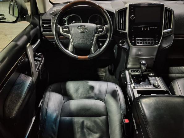 Toyota Land Cruiser 200 Series Рестайлинг 2 с пробегом 2018 года, цена 6 090 000 рублей, 161961 км, внедорожник, Автокод Объявления