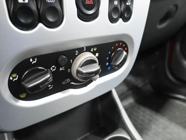 Renault Sandero I с пробегом 2011 года, цена 639 900 рублей, 262888 км, хэтчбек, Автокод Объявления