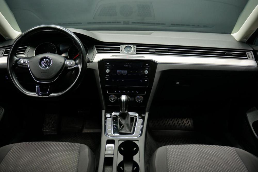 Volkswagen Passat B8 Крым  - изображение 18