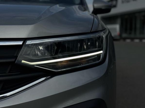 Volkswagen Tiguan II Рестайлинг с пробегом 2021 года, цена 2 399 000 рублей, 89918 км, внедорожник, Автокод Объявления