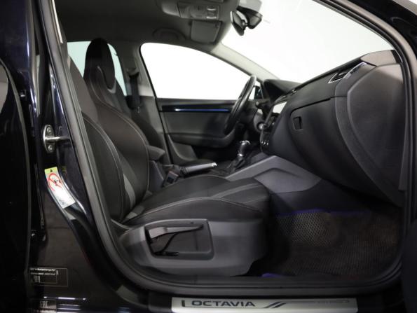 Skoda Octavia III (A7) Рестайлинг с пробегом 2018 года, цена 1 819 000 рублей, 106488 км, лифтбек, Автокод Объявления