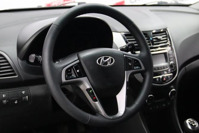 Hyundai Solaris I Рестайлинг с пробегом 2015 года, цена 825 250 рублей, 117076 км, хэтчбек, Автокод Объявления