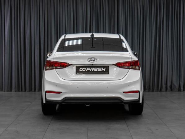 Hyundai Solaris II с пробегом 2017 года, цена 1 359 000 рублей, 80619 км, седан, Автокод Объявления