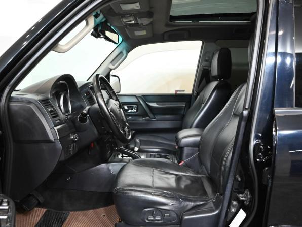 Mitsubishi Pajero IV с пробегом 2010 года, цена 1 950 000 рублей, 329030 км, внедорожник, Автокод Объявления