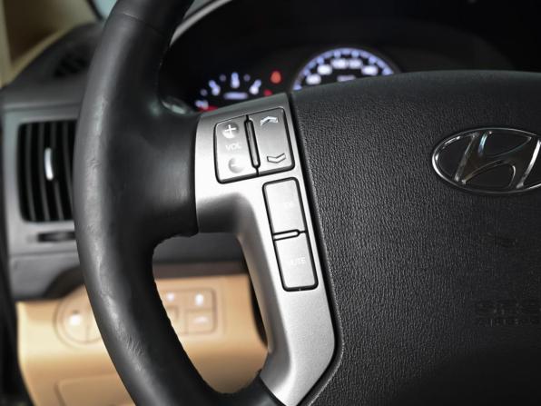 Hyundai H-1 II Рестайлинг 2 с пробегом 2018 года, цена 2 884 000 рублей, 116515 км, минивэн, Автокод Объявления