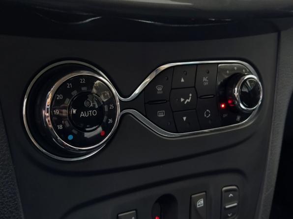 Renault Sandero II с пробегом 2015 года, цена 790 000 рублей, 132590 км, хэтчбек, Автокод Объявления