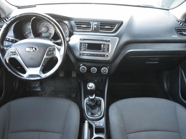 Kia Rio III Рестайлинг с пробегом 2015 года, цена 1 040 000 рублей, 67052 км, хэтчбек, Автокод Объявления