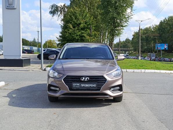 Hyundai Solaris II с пробегом 2019 года, цена 1 350 000 рублей, 118615 км, седан, Автокод Объявления