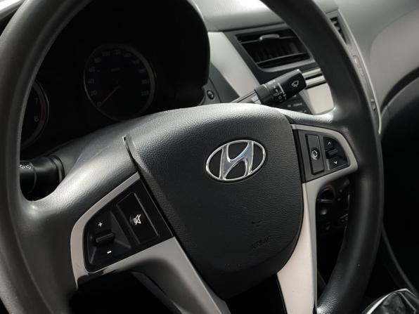 Hyundai Solaris I с пробегом 2013 года, цена 479 000 рублей, 292716 км, седан, Автокод Объявления