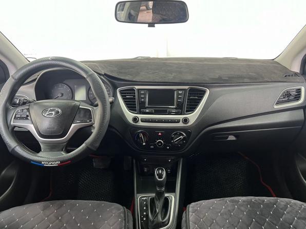 Hyundai Solaris II с пробегом 2018 года, цена 1 249 000 рублей, 136870 км, седан, Автокод Объявления