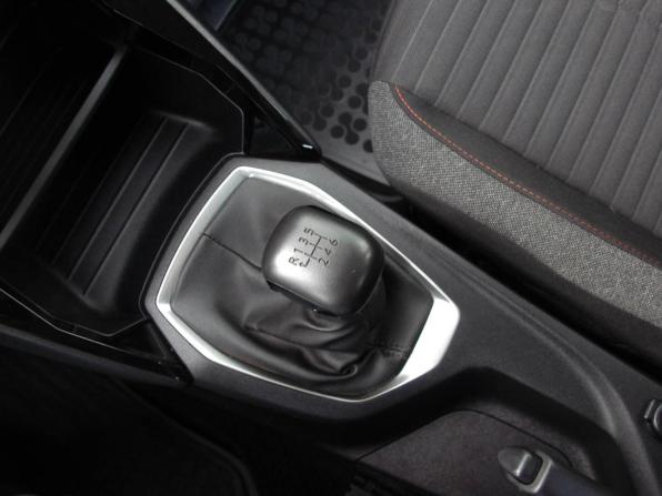 Peugeot 2008 II с пробегом 2021 года, цена 1 890 000 рублей, 77000 км, внедорожник, Автокод Объявления