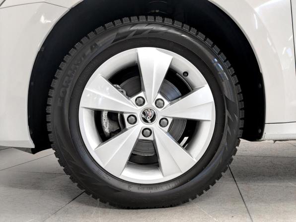 Skoda Octavia IV (A8) с пробегом 2021 года, цена 2 410 000 рублей, 39440 км, лифтбек, Автокод Объявления