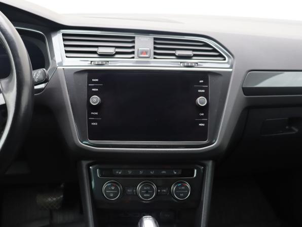Volkswagen Tiguan II с пробегом 2018 года, цена 2 320 000 рублей, 145000 км, внедорожник, Автокод Объявления