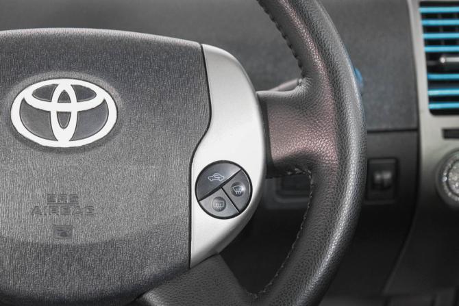 Toyota Prius II Рестайлинг (XW20) с пробегом 2010 года, цена 649 000 рублей, 175000 км, хэтчбек, Автокод Объявления