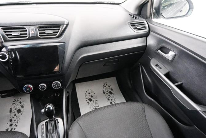 Kia Rio III Рестайлинг с пробегом 2016 года, цена 999 000 рублей, 128000 км, седан, Автокод Объявления