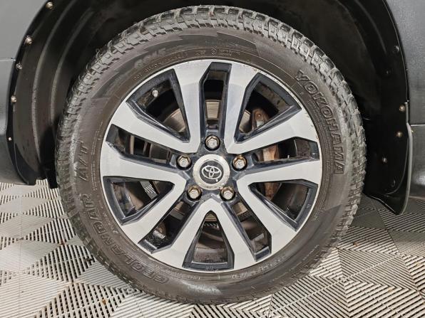 Toyota Land Cruiser 200 Series Рестайлинг 2 с пробегом 2017 года, цена 5 849 000 рублей, 300215 км, внедорожник, Автокод Объявления