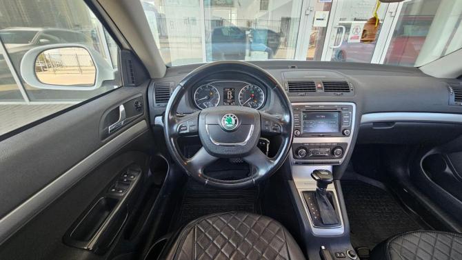 Skoda Octavia II (A5) Рестайлинг с пробегом 2013 года, цена 1 069 000 рублей, 148000 км, лифтбек, Автокод Объявления