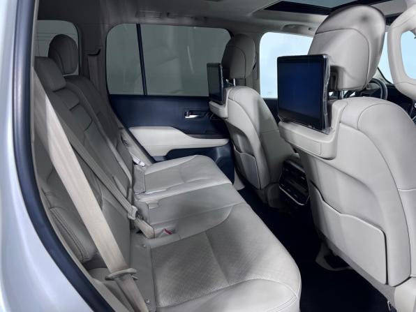 Toyota Land Cruiser 300 Series с пробегом 2022 года, цена 8 500 000 рублей, 122410 км, внедорожник, Автокод Объявления