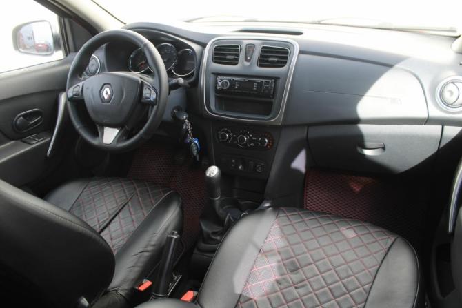 Renault Sandero II с пробегом 2015 года, цена 650 000 рублей, 156000 км, хэтчбек, Автокод Объявления