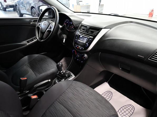 Hyundai Solaris I Рестайлинг с пробегом 2016 года, цена 765 000 рублей, 225493 км, хэтчбек, Автокод Объявления