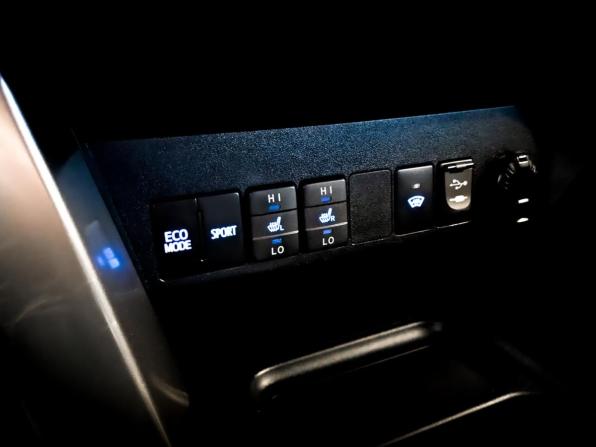 Toyota RAV4 IV (XA40) Рестайлинг с пробегом 2018 года, цена 2 305 000 рублей, 79350 км, внедорожник, Автокод Объявления