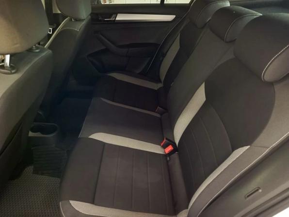 Skoda Rapid I Рестайлинг с пробегом 2019 года, цена 1 325 000 рублей, 112950 км, лифтбек, Автокод Объявления