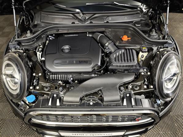 Mini Hatch III (F55/F56) Рестайлинг с пробегом 2021 года, цена 3 495 000 рублей, 14155 км, хэтчбек, Автокод Объявления