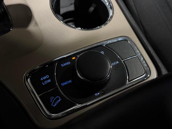 Jeep Grand Cherokee IV (WK2) Рестайлинг с пробегом 2013 года, цена 2 290 000 рублей, 182120 км, внедорожник, Автокод Объявления