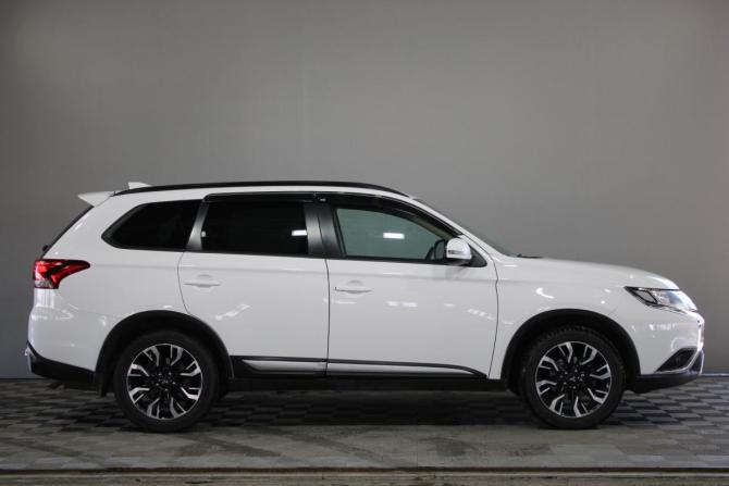 Mitsubishi Outlander III Рестайлинг 3 с пробегом 2021 года, цена 2 365 000 рублей, 127760 км, внедорожник, Автокод Объявления