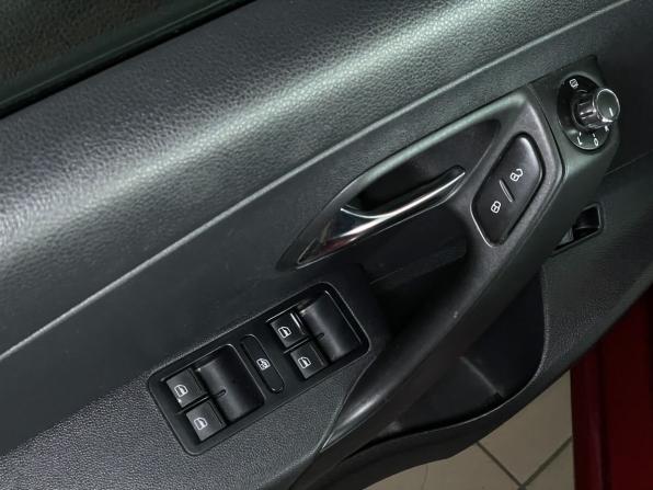 Volkswagen Polo V Рестайлинг с пробегом 2016 года, цена 899 000 рублей, 211802 км, седан, Автокод Объявления