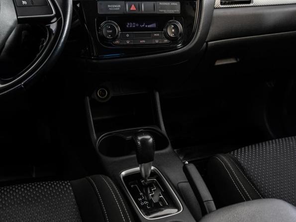 Mitsubishi Outlander III Рестайлинг 2 с пробегом 2016 года, цена 1 699 000 рублей, 134000 км, внедорожник, Автокод Объявления