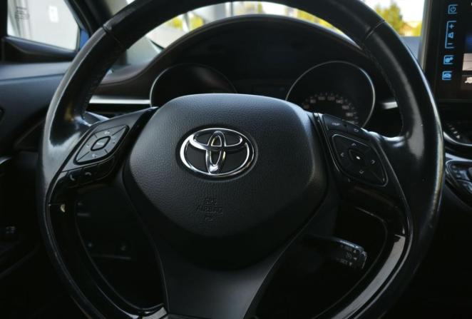 Toyota C-HR I с пробегом 2018 года, цена 1 950 000 рублей, 88006 км, внедорожник, Автокод Объявления