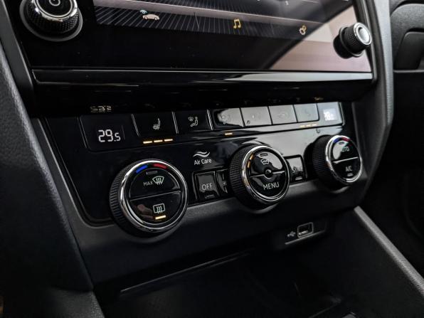 Skoda Octavia III (A7) Рестайлинг с пробегом 2019 года, цена 1 925 000 рублей, 99888 км, лифтбек, Автокод Объявления