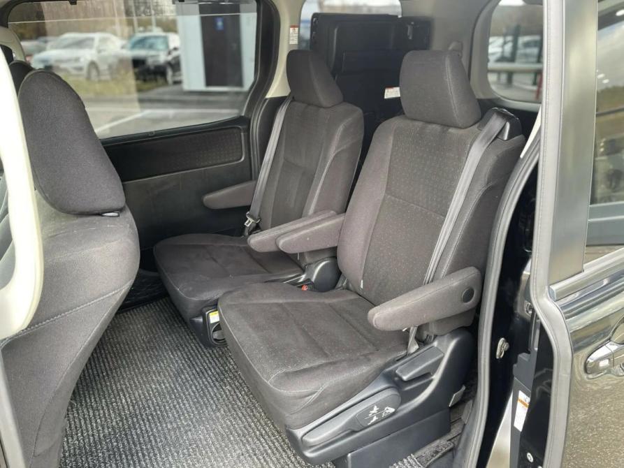 Toyota Voxy III (R80) Томск  - изображение 17