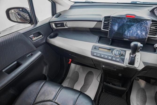 Honda Freed I Рестайлинг с пробегом 2012 года, цена 1 149 000 рублей, 185000 км, компактвэн, Автокод Объявления