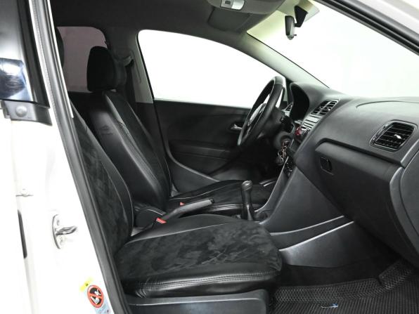 Volkswagen Polo V с пробегом 2011 года, цена 540 000 рублей, 264805 км, седан, Автокод Объявления