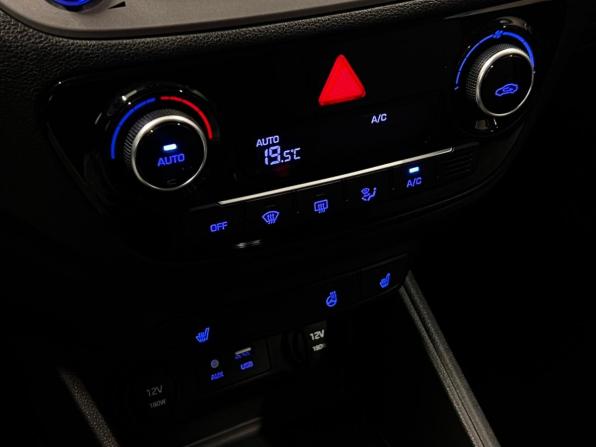 Hyundai Solaris II с пробегом 2018 года, цена 1 170 000 рублей, 148062 км, седан, Автокод Объявления