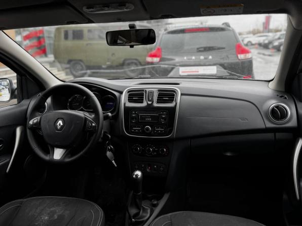 Renault Logan II с пробегом 2015 года, цена 479 000 рублей, 331986 км, седан, Автокод Объявления
