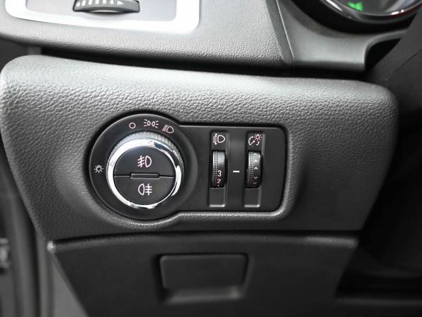 Opel Astra J Рестайлинг с пробегом 2012 года, цена 729 900 рублей, 200000 км, хэтчбек, Автокод Объявления