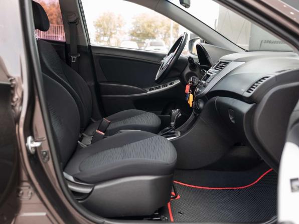 Hyundai Solaris I Рестайлинг с пробегом 2015 года, цена 1 020 000 рублей, 77831 км, седан, Автокод Объявления