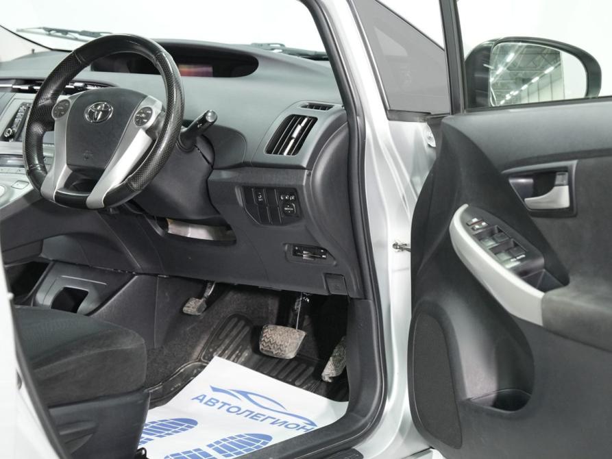 Toyota Prius III Рестайлинг (XW30) Новосибирск  - изображение 14