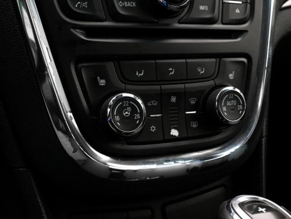 Opel Mokka I с пробегом 2013 года, цена 1 100 000 рублей, 136528 км, внедорожник, Автокод Объявления