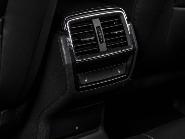 Skoda Karoq I с пробегом 2020 года, цена 2 390 000 рублей, 56990 км, внедорожник, Автокод Объявления