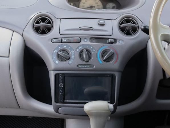 Toyota Platz с пробегом 2002 года, цена 400 000 рублей, 299900 км, седан, Автокод Объявления